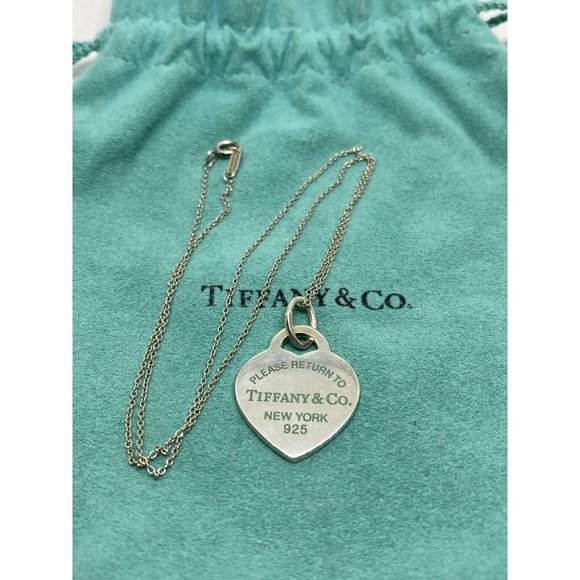 Return to Tiffany & Co. Green Enamel Font/Writing Heart Charm Sterling Silver - Picture 1 of 8